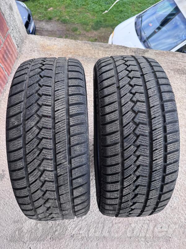 Ovation - 245 45 18 - Winter tire