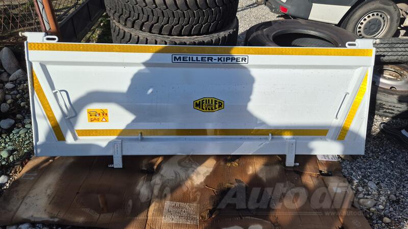 Mercedes Benz - volvo