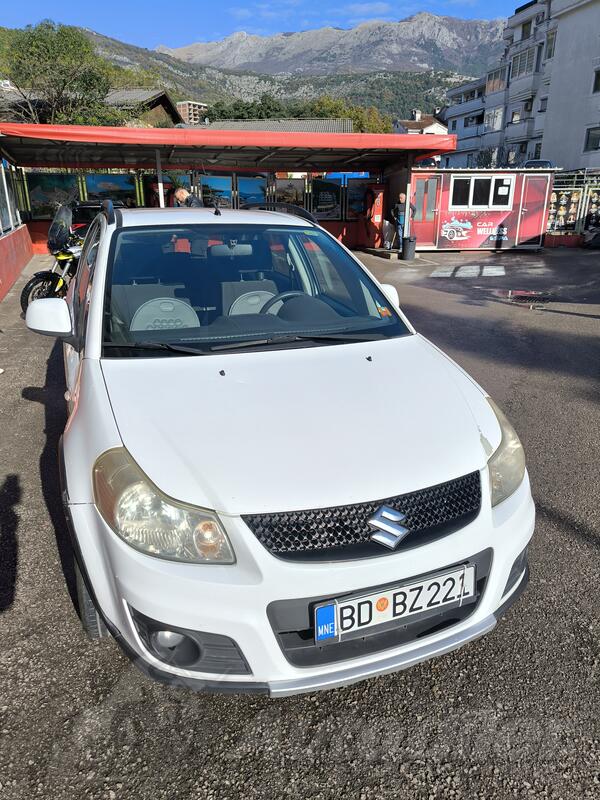 Suzuki - SX4