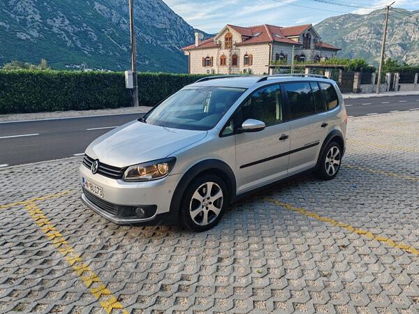 Volkswagen - Cross Touran - 2.0 tdi
