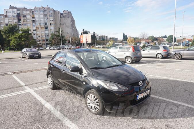 Mazda - 2 - 1.3 I CE PLUS