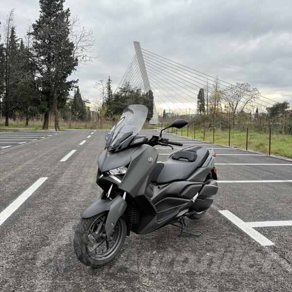 Yamaha - xmax300