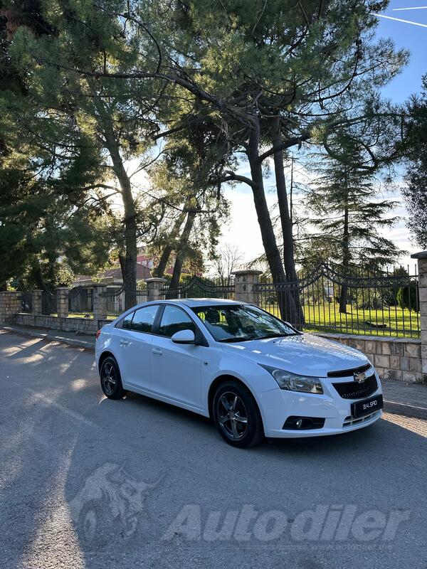 Chevrolet - Cruze - 2.0