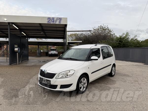 Škoda - Roomster - 1,6 TDI SERVISNA KNJIGA TEK ODRADJEN VELIKI SERVIS