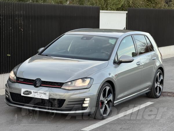 Volkswagen - Golf GTI - 2.0TSI