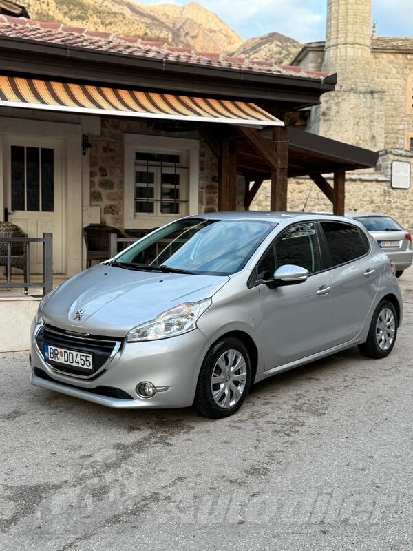 Peugeot - 208 - 1.6 HDI