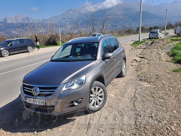 Volkswagen - Tiguan - 2.0 tdi 4 motion