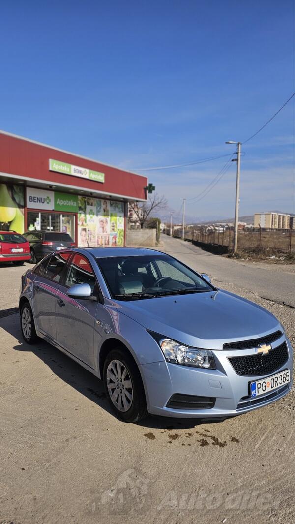 Chevrolet - Cruze