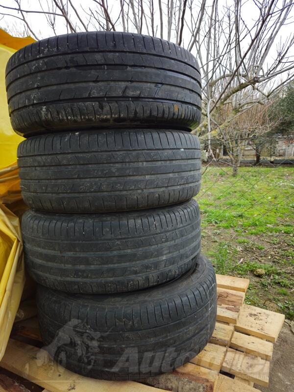 Fabričke felne i toyo 2555518 gume