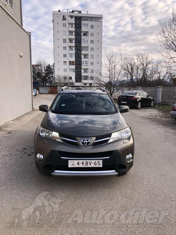 Toyota - RAV 4 - 2.2