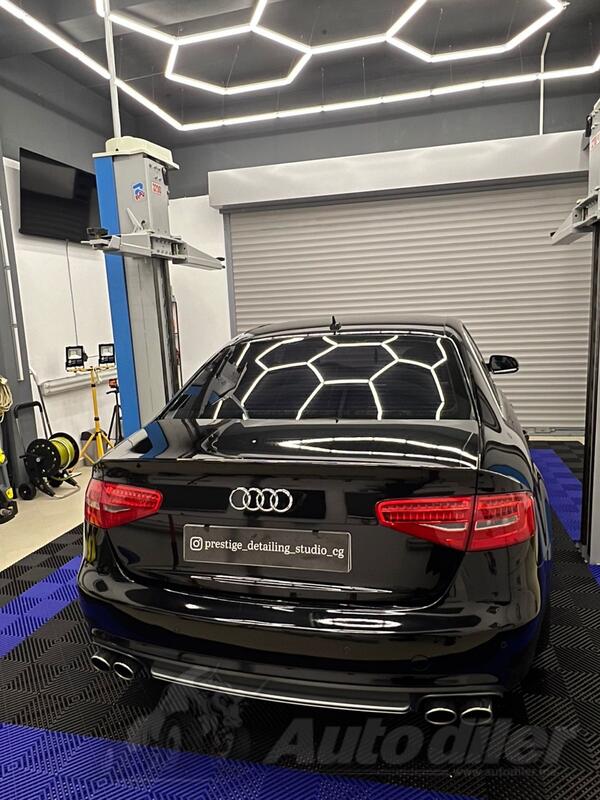 Audi - A4 - 3.0 Quattro