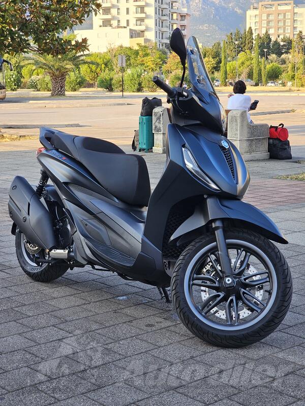 Piaggio - Beverly 400 s