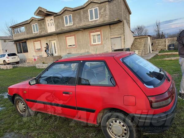Mazda - 323