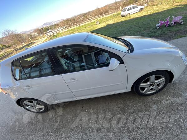 Volkswagen - Golf 5 - 2.0tdi