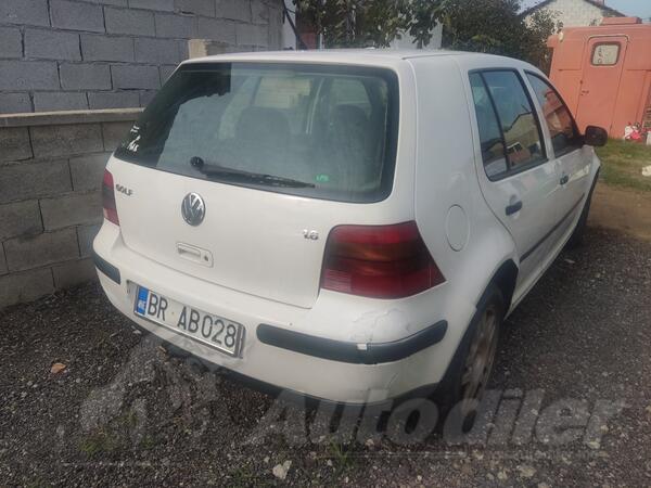 U djelovima Volkswagen - Golf 4 1.6