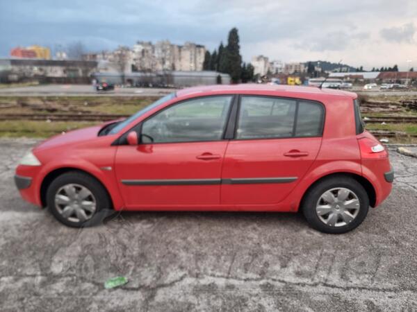 Renault - Megane - 14