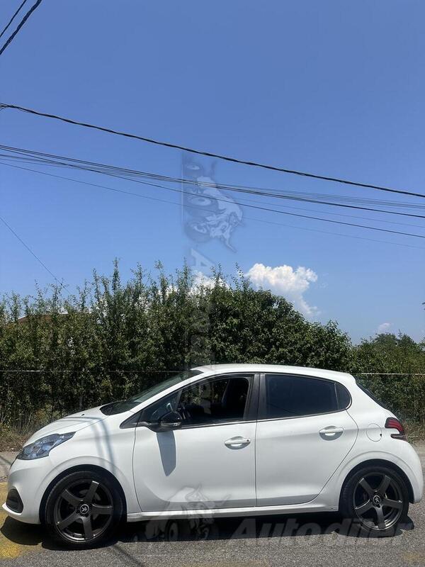 Peugeot - 208 - 1.6 HDI