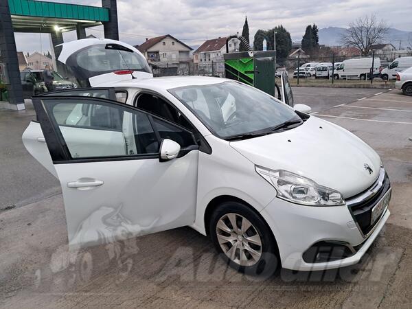 Peugeot - 208 - 1,6