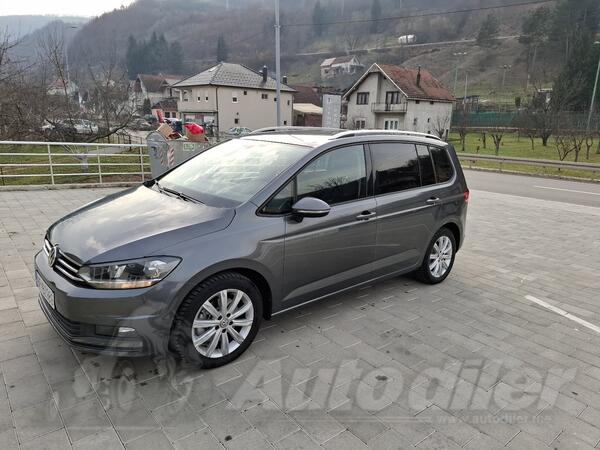 Volkswagen - Touran - 2.0 TDI