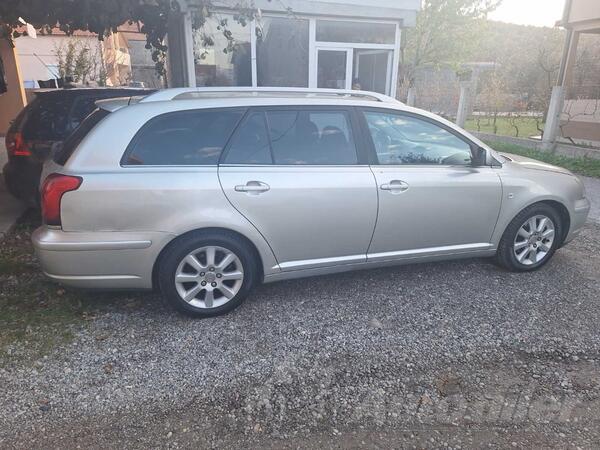 Toyota - Avensis