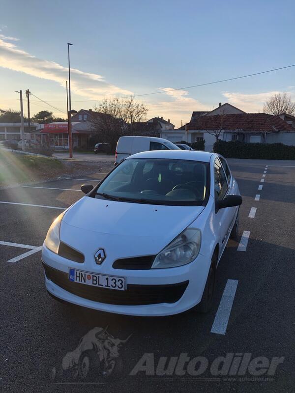 Renault - Clio - 1.5 dci