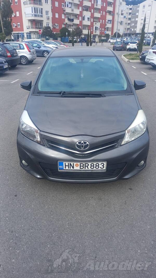 Toyota - Yaris - 1.4  4D