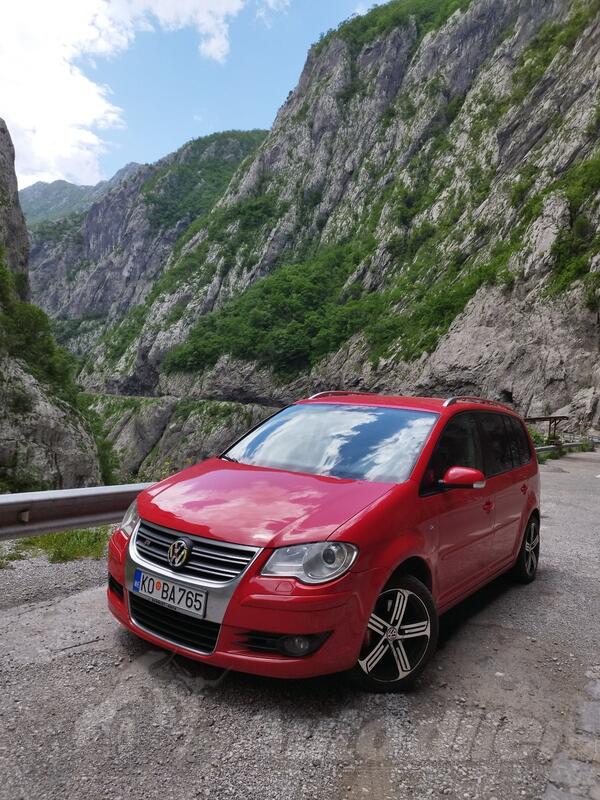 Volkswagen - Touran - 2.0 TDI