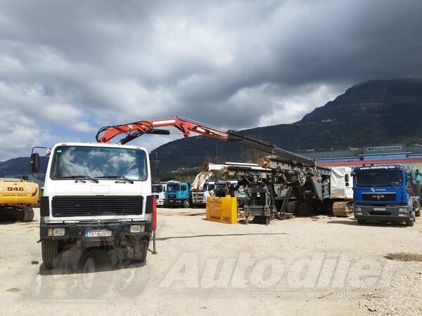 Mercedes Benz - 2220