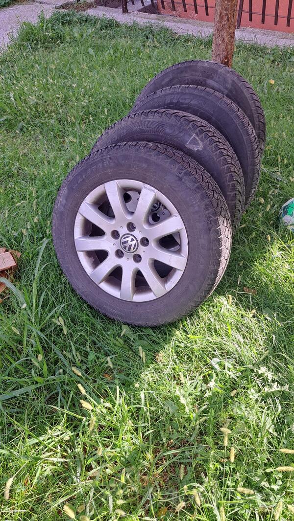 Fabričke felne i alu felne golf 5 gume