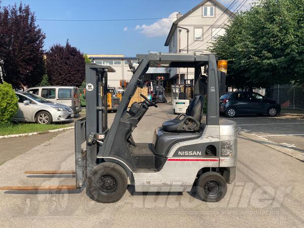 Nissan - FD15 DIZEL 2008 godina