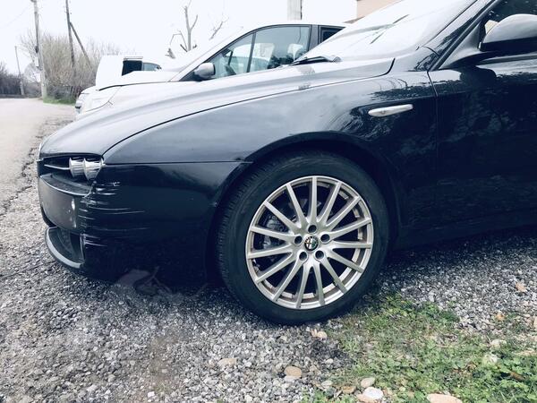 U djelovima Alfa Romeo - 159 1.9.  2