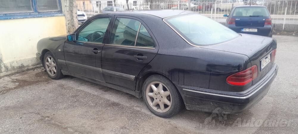 Mercedes Benz - E 200 - Е200