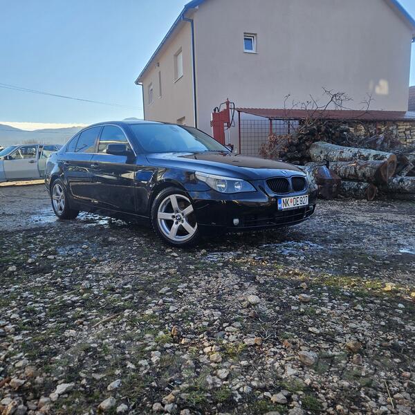 BMW - 520 - E60