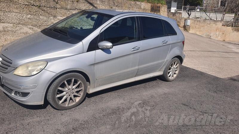 Mercedes Benz - 180 - 180