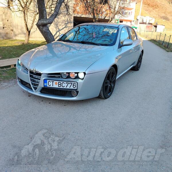 Alfa Romeo - 159