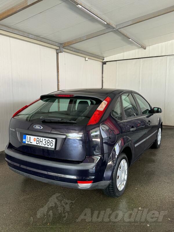 Ford - Focus - 1.6 Benzin