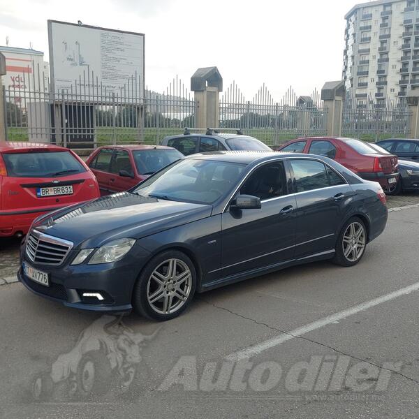Mercedes Benz - E 200 - 2.2 AMG-BLUEFFICIENCY