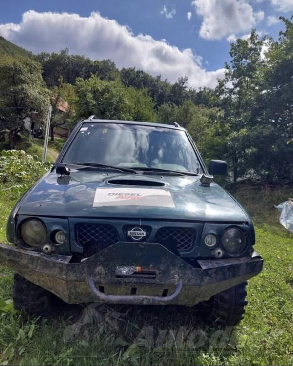 U djelovima Nissan - Terrano II