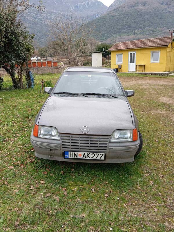 Opel - Kadett - 1.3 i