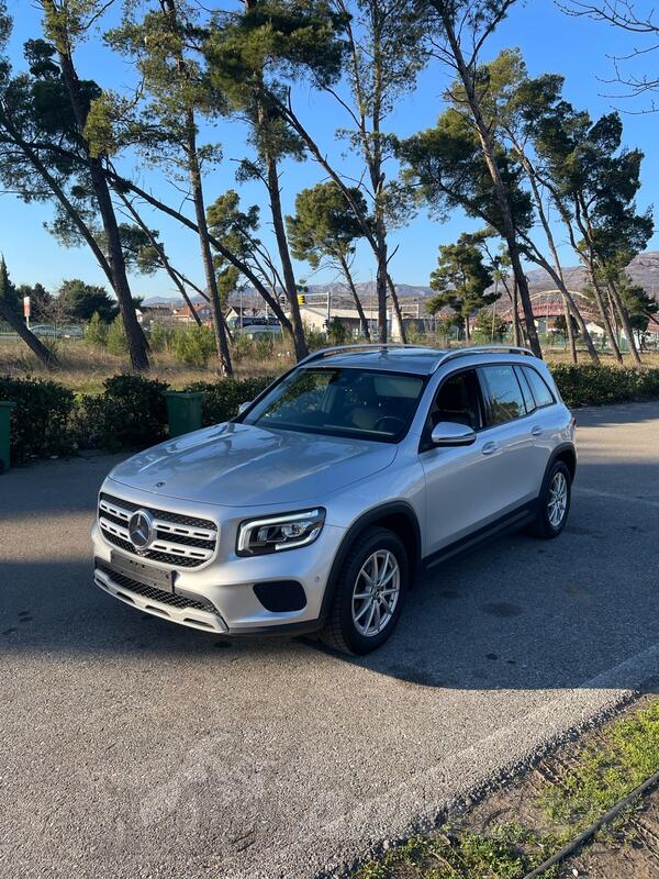 Mercedes Benz - GLB 180