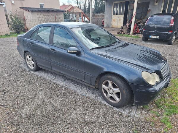 Mercedes Benz - C 200