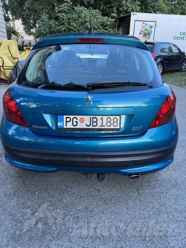 Peugeot - 207