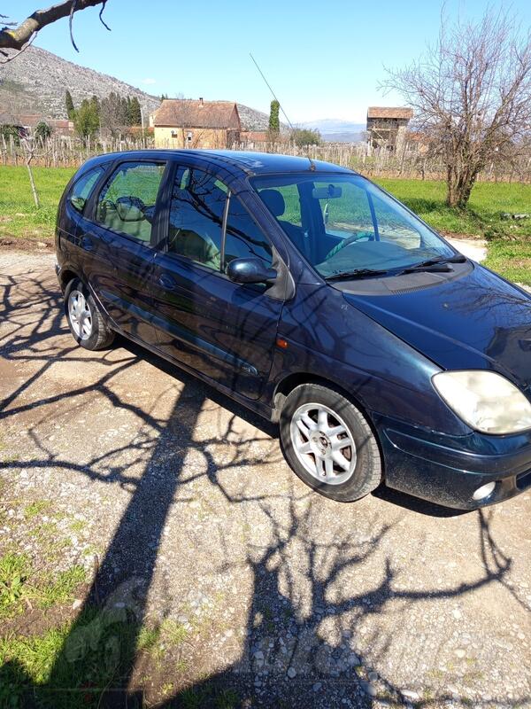 Renault - Scenic - 1900