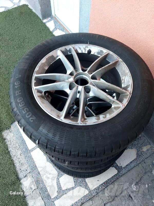 Fabričke felne i Continental gume