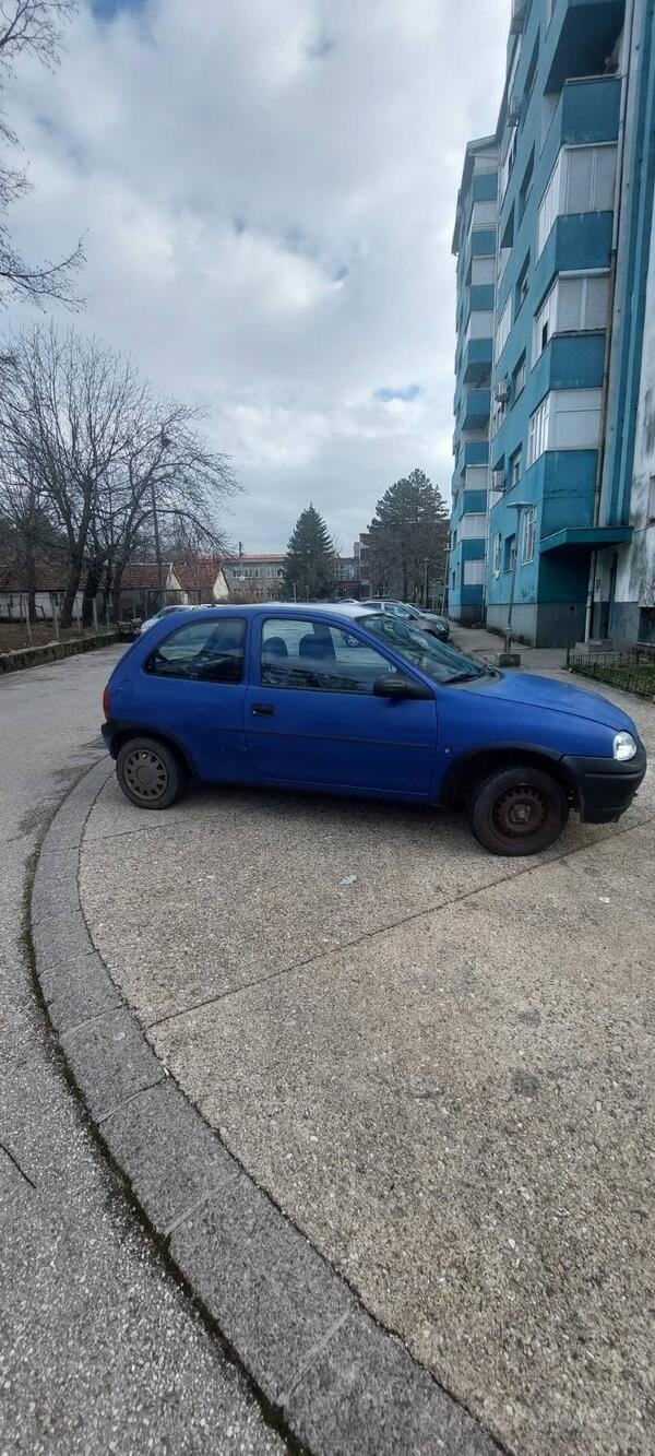 Opel - Corsa - 1.0i