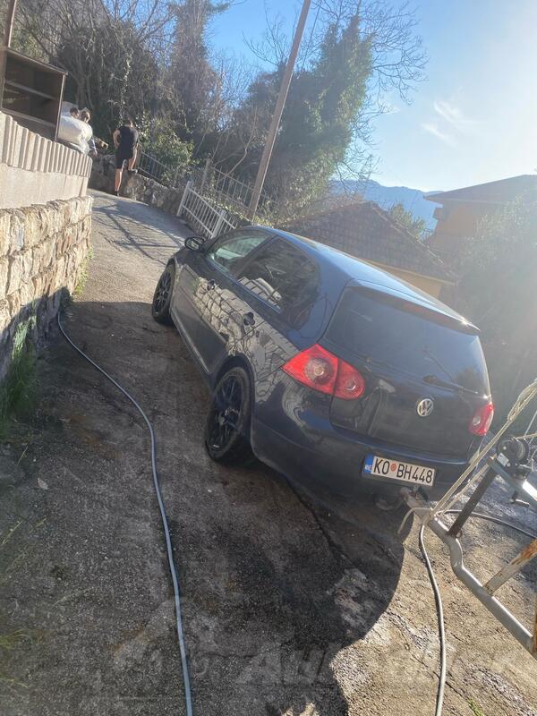 Volkswagen - Golf 5 - 1.9 tdi