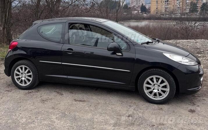 Peugeot - 207 - 1.6 HDI