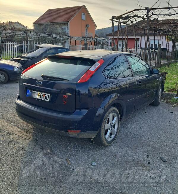 U djelovima Ford - Focus 1.6