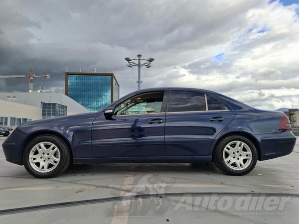 Mercedes Benz - 220 - W211