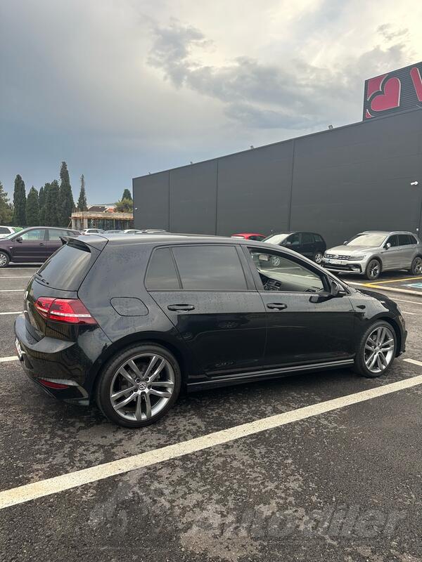 Volkswagen - Golf 7 - 2.0 TDI R-line